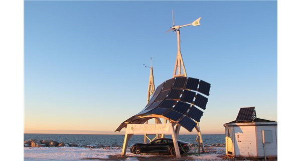 Girafe 2.0 centrale éolienne et solaire hybride InnoVentum