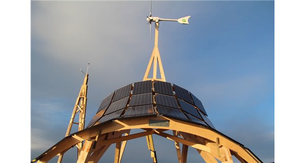 Girafe 2.0 centrale éolienne et solaire hybride InnoVentum